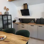 Neueroeffnung Angies Loft Apartman